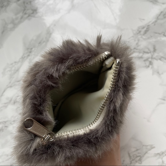 Fuz fur zipper pouch - Picture 3 of 3
